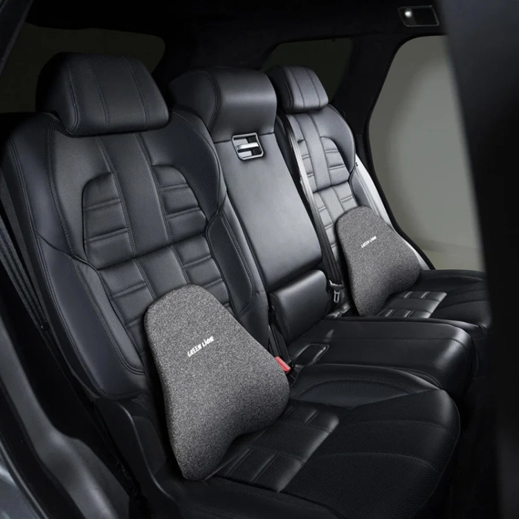 پشتی کمری طبی گرین لاین مدل Seat Cushion از مموری فوم با طراحی ارگونومیک، قابلیت گردش هوا، جلوگیری از آسیب به کمر و ستون فقرات، ابعاد 52×41×10 سانتیمتر، مناسب استفاده در خودرو و صندلی کار