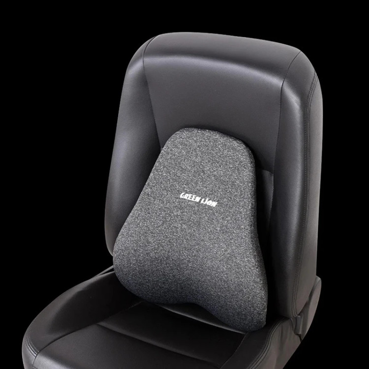 پشتی کمری طبی گرین لاین مدل Seat Cushion از مموری فوم با طراحی ارگونومیک، قابلیت گردش هوا، جلوگیری از آسیب به کمر و ستون فقرات، ابعاد 52×41×10 سانتیمتر، مناسب استفاده در خودرو و صندلی کار