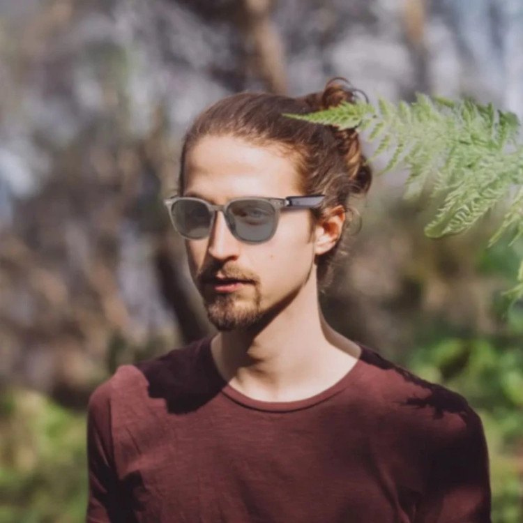 عینک هوشمند گرین لاین مدل SMART GLASSES-Stockholm، اتصال از طریق بلوتوث، شارژ از طریق کابل USB-C، محافظت در برابر اشعه فرابنفش UV400